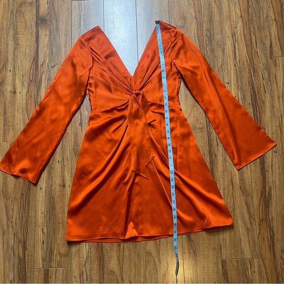 Cinq à Sept Caelan Knot Front Silk Dress in Tangerine Orange Size 00 - Picture 6 of 16